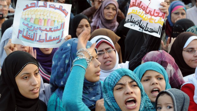 Krise in Ägypten: Es ist auch ihre Revolution: Die Frauen stehen bei den Protesten in Ägypten in der vordersten Reihe.