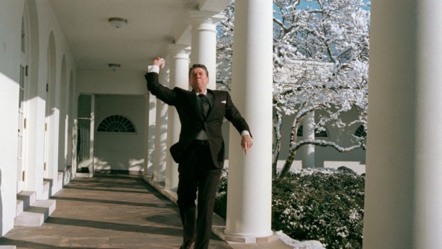 Ronald Reagan: 100. Geburtstag: Ex-Schauspieler Reagan 1986 im Weißen Haus: "Die Regierung ist nicht die Lösung unserer Probleme, die Regierung ist das Problem."