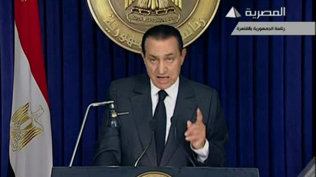 Die Ereignisse des Tages zum Nachlesen: Er werde Amtsvollmachten an seinen Vizepräsidenten Omar Suleiman übergeben, sagte Mubarak am Donnerstagabend in einer Fernsehansprache. Das Land wolle er nicht verlassen, kündigte Mubarak an.