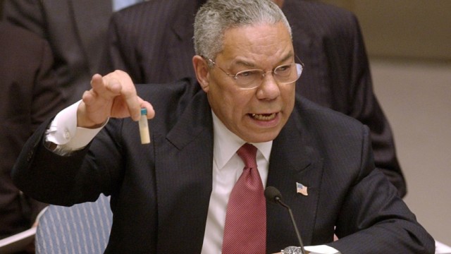Biowaffen im Irak: Informant "Curveball": Am 5. Februar 2003 hielt US-Außenminister Colin Powell vor den Vereinten Nationen seine berühmte Rede über Massenvernichtungswaffen im Irak. Später bezeichnte er seinen Auftritt als "Schandfleck" seiner politischen Karriere. Er habe jedoch nicht gewusst, dass einige der Informationen falsch gewesen seien.