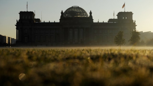 Herbstmorgen vor dem Reichstag