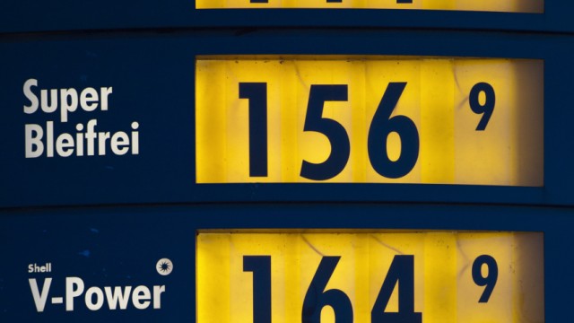 Auswirkung der Libyen-Krise: An den Tankstellen kostet ein Liter Benzin wieder 1,50 Euro oder mehr