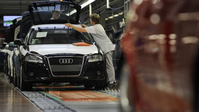 Wirtschaft kompakt: Audi-Mitarbeiter werden an Rekordzahlen des Konzerns beteiligt: Durchschnittlich bekommt jeder 6513 Euro.