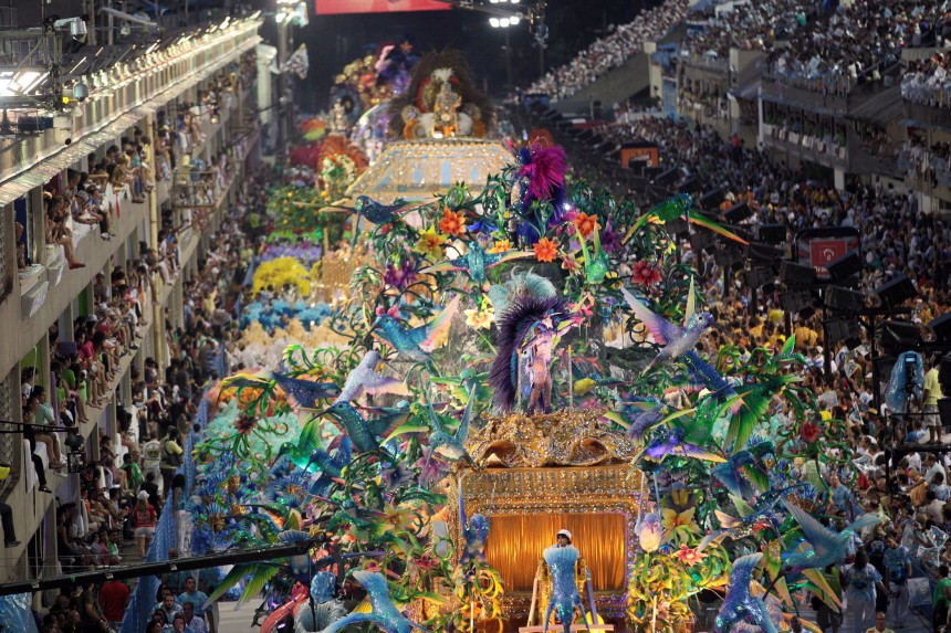 Samba school Beija Flor Named Champion of 2011 Rio Carnival Ppara