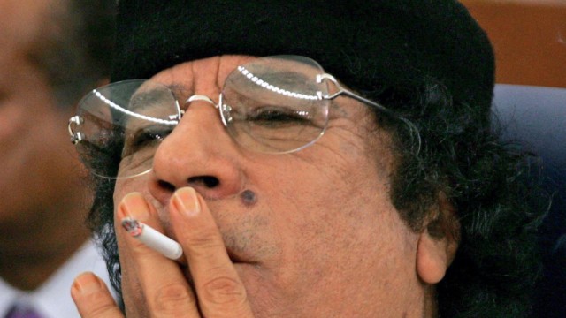 Gaddafi kämpft mit Tricks und diplomatischen Winkelzügen