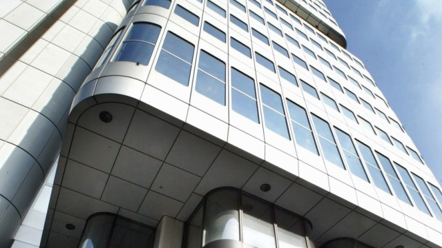 Dresdner Bank prueft Aufgabe ihrer Frankfurter Zentrale