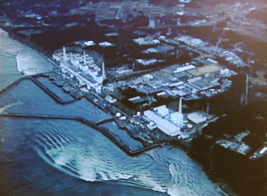 Tsunami-Welle rollt auf AKW Fukushima 1 zu