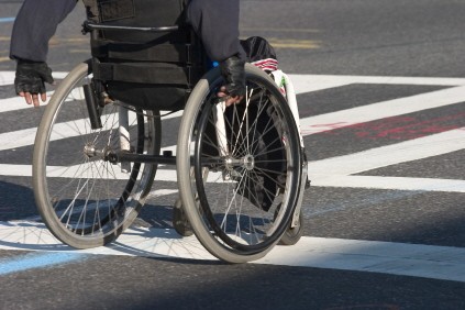 Rollstuhlfahrer Mann Rollstuhl