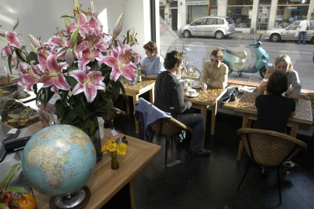 Cafe 'Loretta' in München, 2004