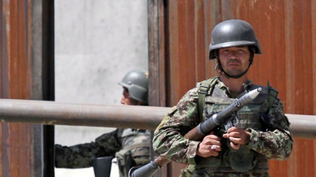 Suicide bomb attack at Afghan Defense Ministry in Kabul