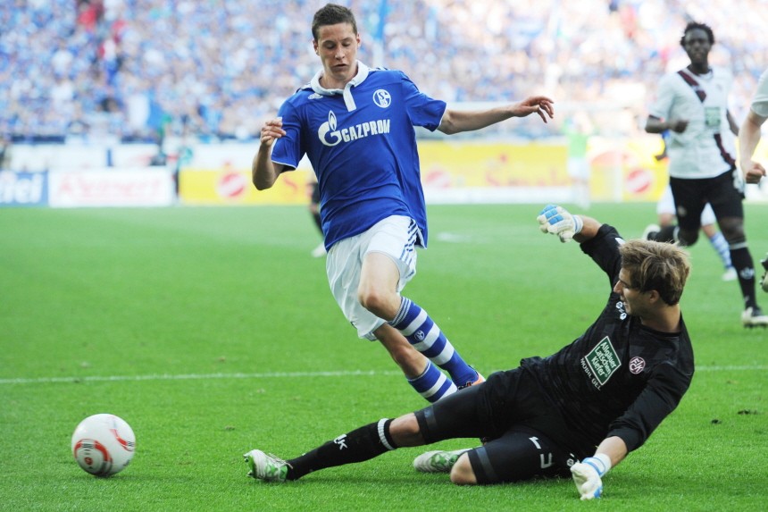 FC Schalke 04 v 1. FC Kaiserslautern - Bundesliga