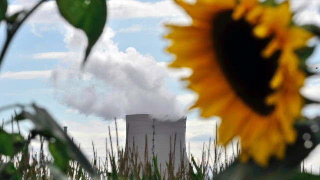 Merkel will Konflikt mit der Wirtschaft um Atomkraft entschaerfen