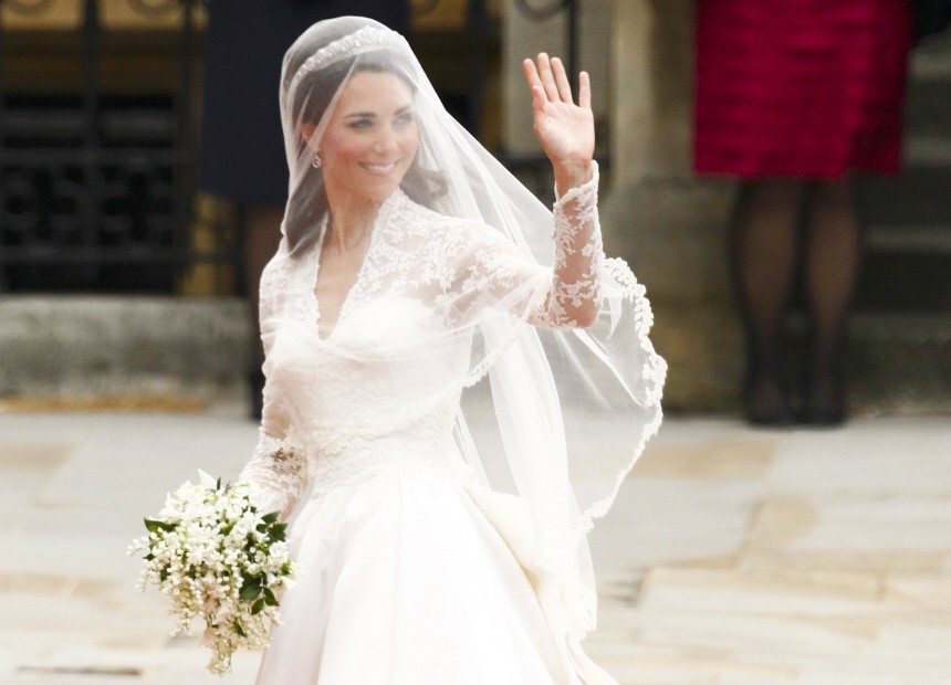 Kate Middleton arrives to Westminster Abbey for her marriage to Britain's Prince William in central London