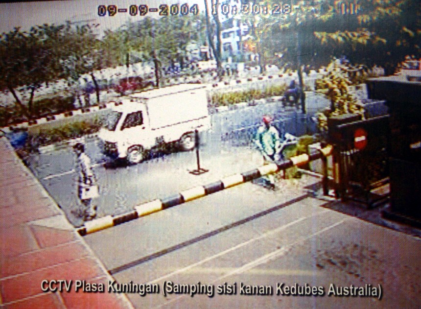 Mutmaßliches Tatfahrzeug des Bombenanschlags auf australische Botschaft in Indonesien, 2004