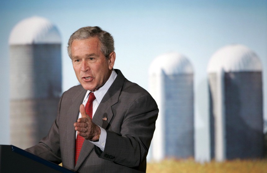 Bush verlangt Maßnahmen zur Senkung der Benzinpreise