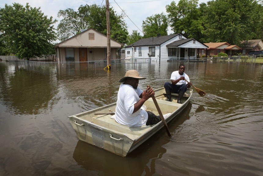 Mississippi Flooding At Near Record Levels