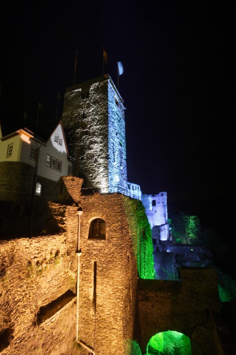 Luminale verwandelt Burg Rheinfels in Lichtkunstwerk