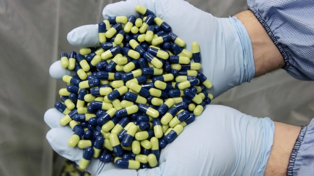 Bestechungsverdacht bei Sanofi-Aventis: Eine wie die andere: Tabletten in der Herstellung.