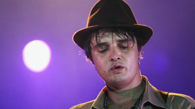 VIP-Klick: Pete Doherty: Skandalrocker auf der Bühne: Pete Doherty bei einem Auftritt 2009 in Frankreich.