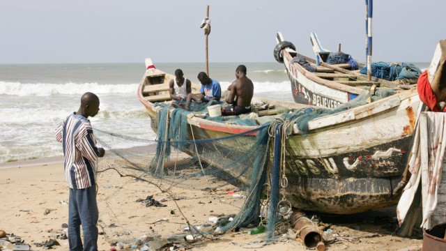 Ghana - Fischerboote in Accra