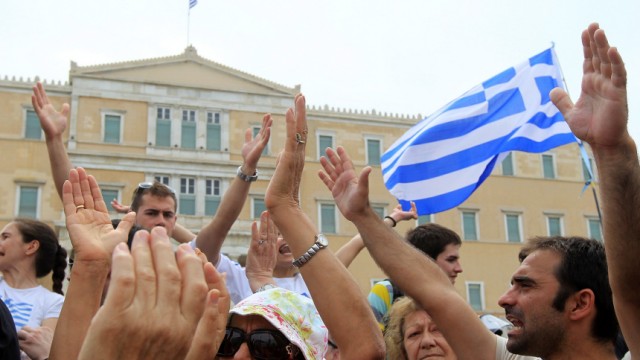 General strike in Greece against new heave austerity measures
