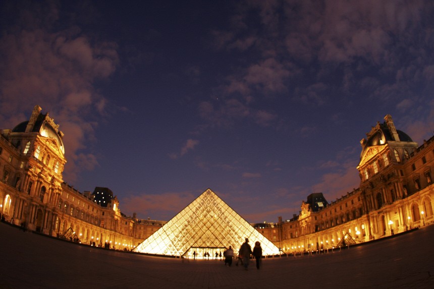 Frankreich schmückt sich mit dem Louvre