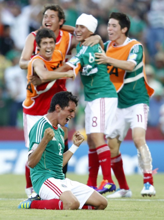 Playes of Mexico celebrate their victory against Germany in Torreon