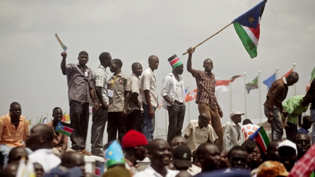 Staatsgründung in Afrika: 9. Juli 2011: Südsudanesen feiern den Tag der Unabhängigkeit. Eine Weile wird die feierliche Stimmung noch andauern, doch der neue Staat steht vor großen Problemen.