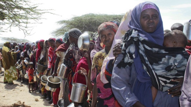 Drought-hit Somalis continues to flee to the capital Mogadishu