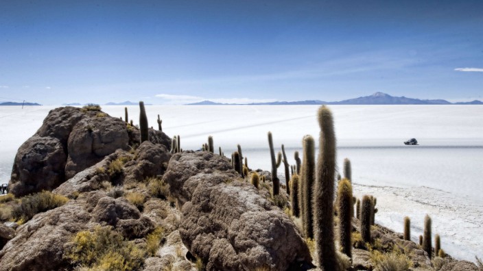 Lithiumproduktion: In der Uyuni-Salzwüste Boliviens lagern Schätzungen zufolge etwa zehn Milliarden Tonnen Salz und mehrere Millionen Tonnen Lithium.