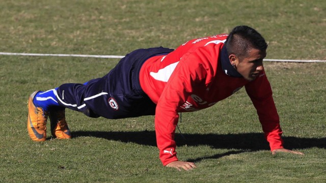 Chile's national soccer player Arturo Vidal attends a training session at Mendoza city