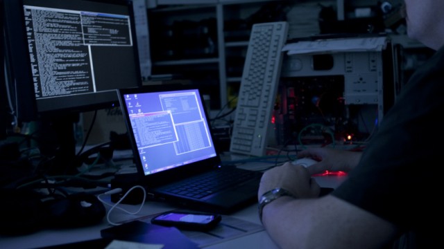 FBI nimmt 16 US-Hacker fest - Weitere Festnahmen in Europa