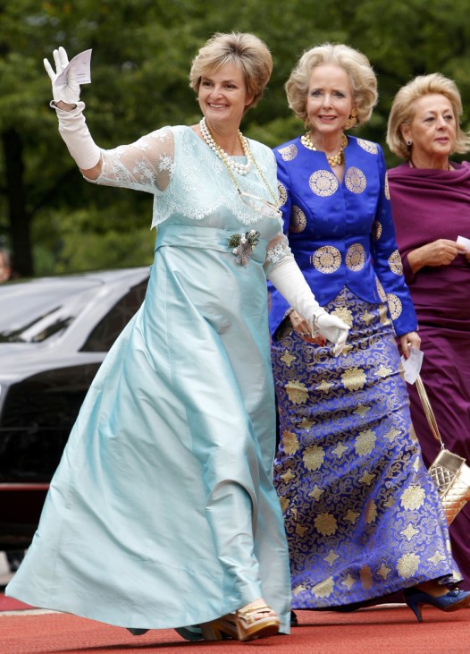 Princess Gloria von Thurn und Taxis arrives on red carpet for opening of Wagner opera festival in Bayreuth