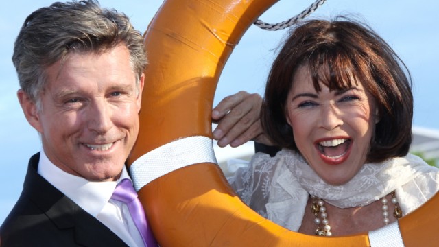 Captain's Dinner mit Traumschiff-Stars: Eine Seefahrt, die ist lustig: Schauspieler Nick Wilder und Anja Kruse.