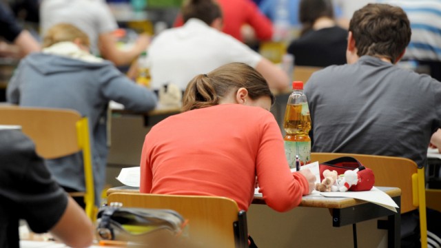 G8-Abiturienten in Bayern starten mit Prüfungen