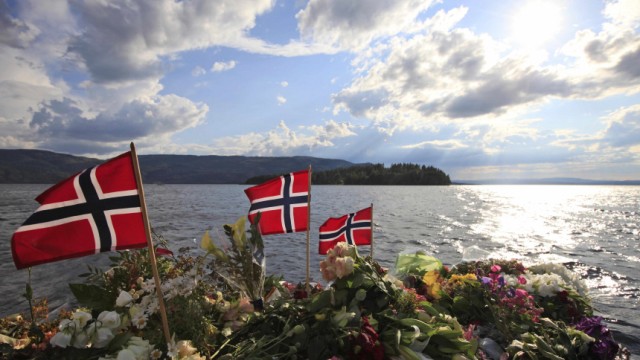 Nach dem Massaker von Norwegen: Norwegen gedenkt der Opfer des Doppelanschlags.