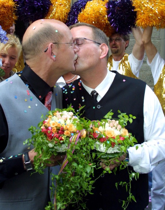 Deutschlands erstes Schwulen-Ehepaar auch nach zehn Jahren  noch verliebt
