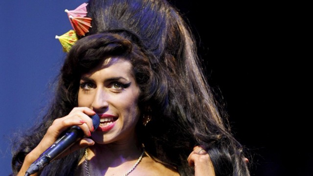 Amy Winehouse stürmt britische Charts
