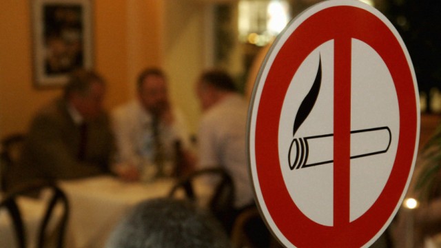Initiatoren ziehen nach einem Jahr Nichtraucherschutz positive Bilanz