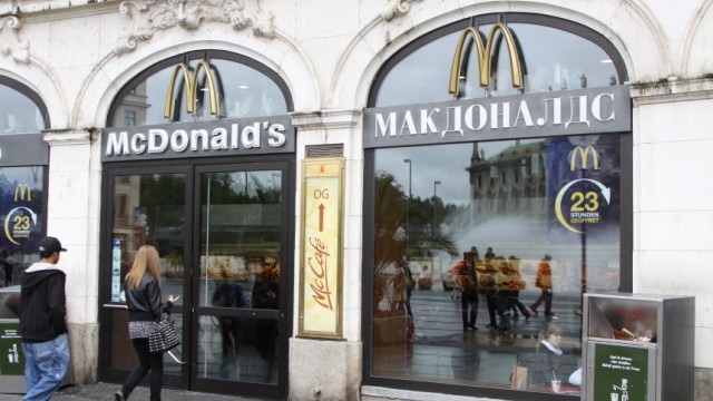 McDonald's am Stachus: Manch nächtlicher Gast verliert hier schon mal die Beherrschung - in der McDonald's-Filiale am Münchner Stachus.