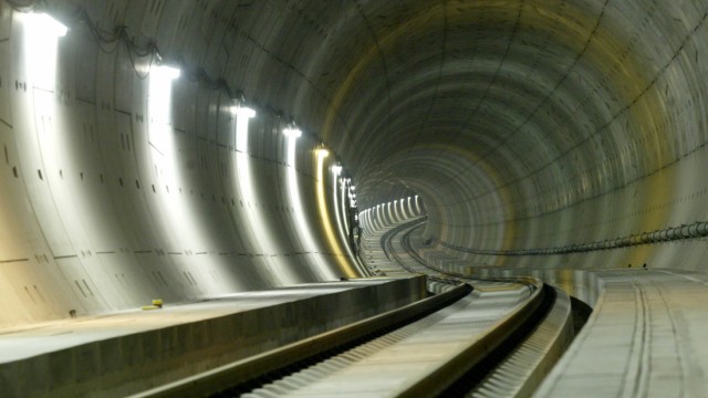 Alternativen für ein besseres S-Bahn-Netz: So ein neuer zweiter S-Bahn-Tunnel wäre ja schon eine feine Sache. Doch die Röhre wird so schnell wohl nicht gegraben werden.