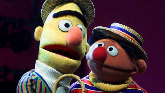 Ernie und Bert aus der Sesamstraße: Ein Herz und ein Seele: Ernie und Bert sollen sich endlich outen, fordert eine Petition aus den USA.