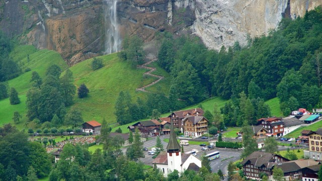 Lauterbrunnen - Base-Jumping hat Konjunktur in der Schweiz