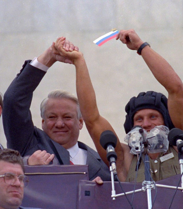 Boris Jelzin während Putschversuchs russischer Hardliner in Moskau, 2001