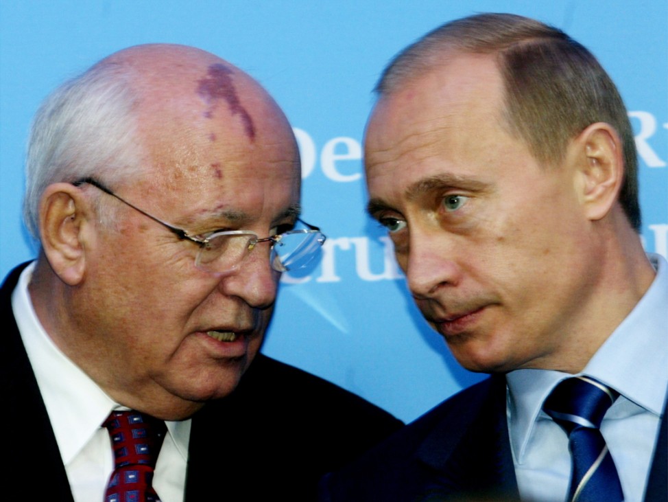 Michail Gorbatschow, Wladimir Putin, 2004