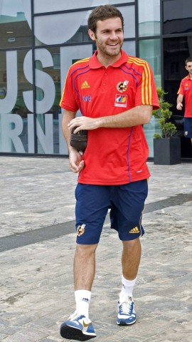 JUAN MATA ABOUT TO SIGN FOR CHELSEA
