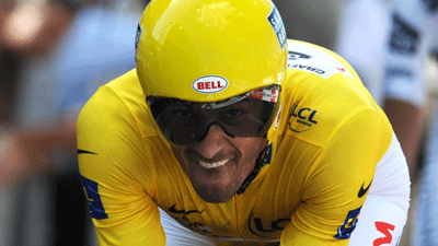 Tour de France: Rettete mit seiner Mannschaft wenige Hundertstelsekunden Vorsprung ins Ziel: Fabian Cancellara.