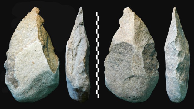 Faustkeile 350 000 Jahre älter als gedacht
