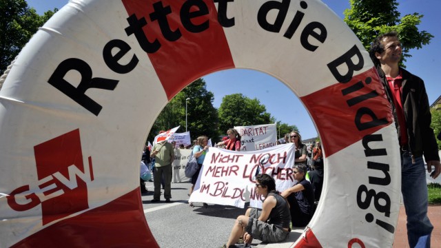 Verbeamtete Lehrer streiken in Schleswig-Holstein