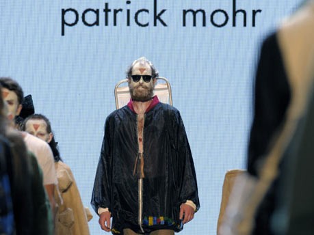 patrick mohr, fashion week berlin; mode; design; modewoche; obdachlose